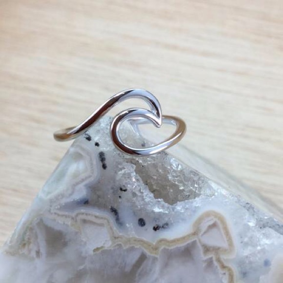 Wave Ring - Picture 2 of 5